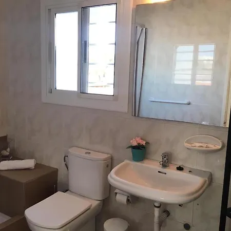 New Renovated With Sea Views Apartment *